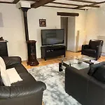 Apartament Spacious Apartment, By & Mountains *
